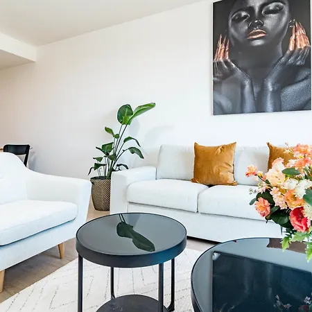 Jg35d - Modern 2br With Terrace Apartment *