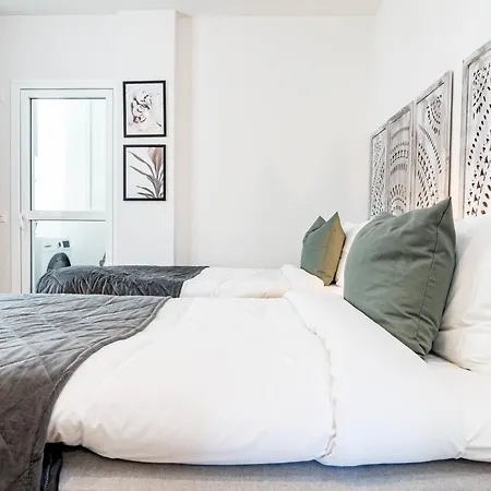 Jg35d - Modern 2br With Terrace